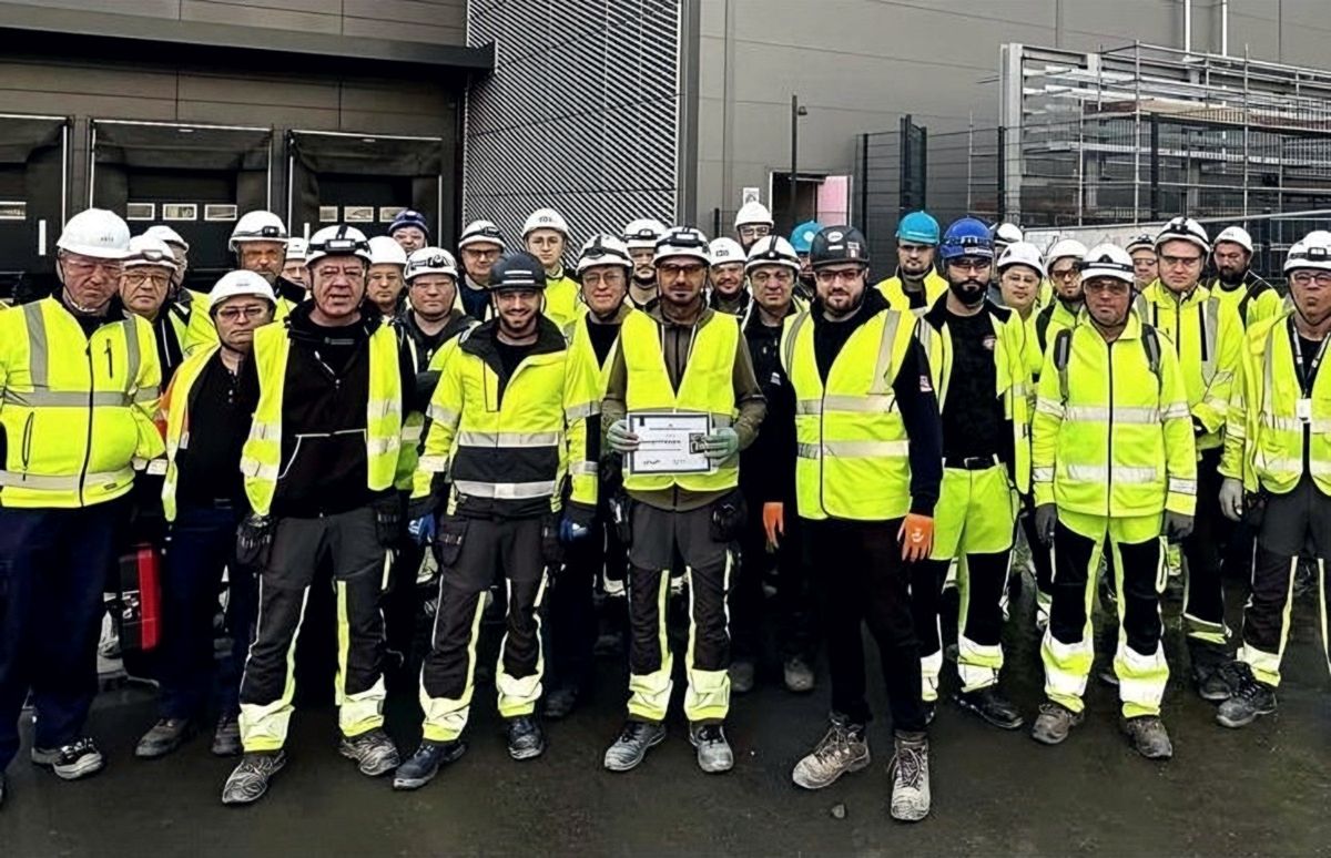 The Power Tech Innovations site team outside a data centre